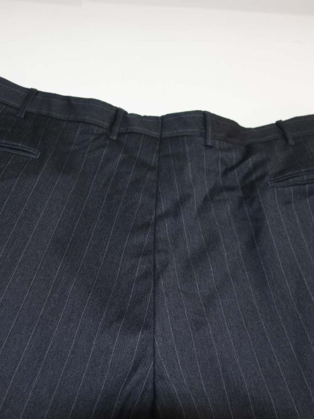 Jos. A. Bank Men's Pinstripe 2 Button Suit Size 50 Regular 46 x 30 Charcoal Gray - Picture 5 of 13